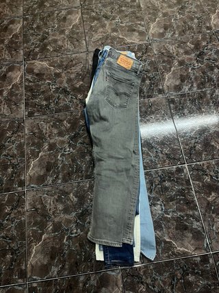 Pantalones Levi's 5€ la unidad