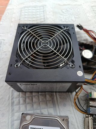 Lote Placa Base MSI, HDD Toshiba, Fuente Dexter