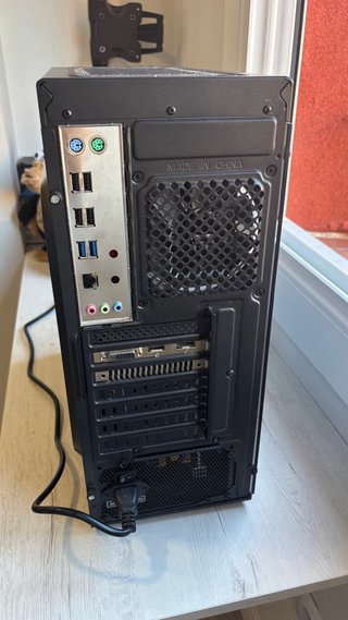 Torre Gaming con Fuente 750W