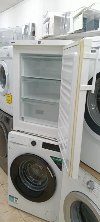 CONGELADOR VERTICAL LIEBHERR FREEZER 84X56 X61 cm