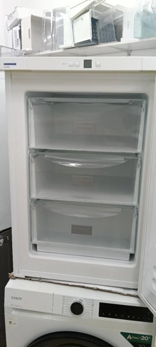 CONGELADOR VERTICAL LIEBHERR FREEZER 84X56 X61 cm