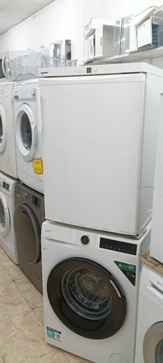 CONGELADOR VERTICAL LIEBHERR FREEZER 84X56 X61 cm