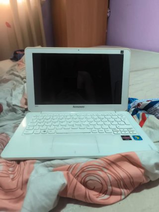 Ordenador portátil Lenovo blanco