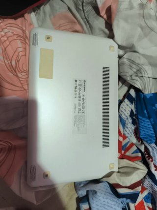 Ordenador portátil Lenovo blanco