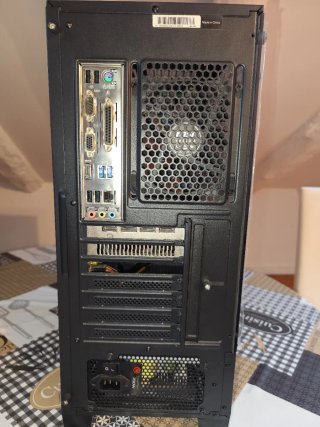 Torre Gamer entrada (sin memoria RAM)