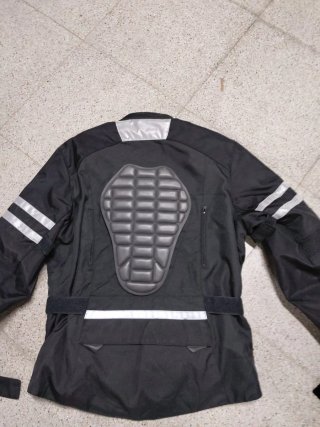 Chaqueta de Moto Negra con Reflectantes