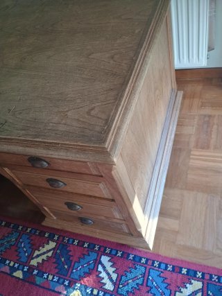 SE VENDE MESA - ESCRITORIO ANTIGUA DE ROBLE
