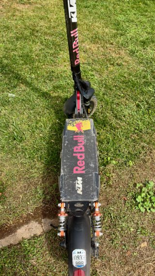 Patinete Eléctrico KTM Red Bull