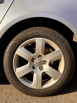4 Llantas Audi Originales con Neumáticos