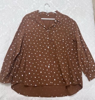 Camisa Marrón con Lunares