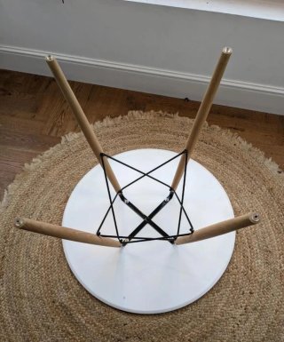 Mesa redonda blanca patas de madera