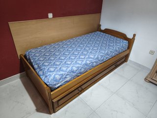 Cama nido de madera de pino.