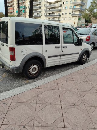 Ford E-Tourneo Courier 2005