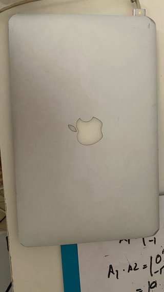 MacBook Air 11” Intel Core i5 – 4GB RAM – 128GB SS