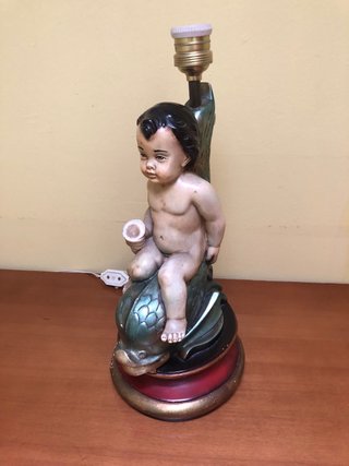 Pie de lámpara vintage niño con delfín.