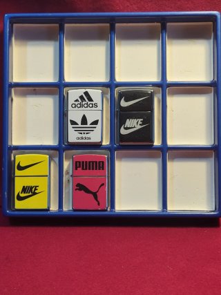 Set di 4 Accendini Stile Zippo