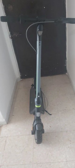 Patinete Eléctrico Cecotec BomGoo D30
