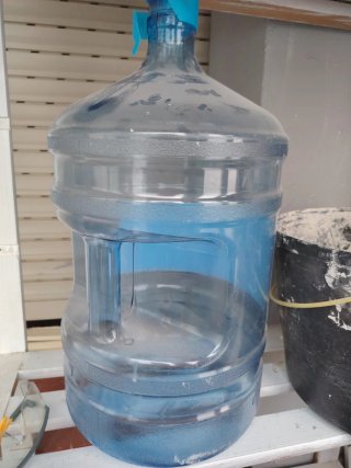 Garrafa de Agua de Plástico Grande