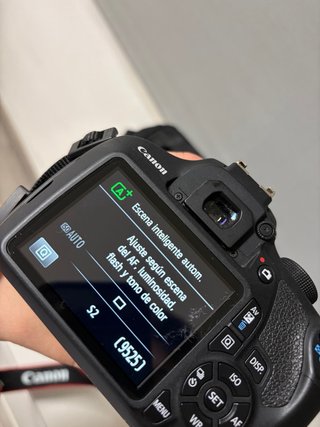 Cámara Canon 1200D Negra + Accesorios