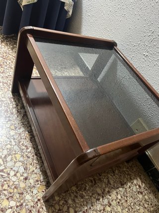 Mesa de centro de madera y cristal