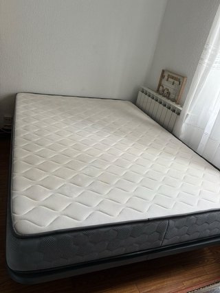 Cama de 1,35 m con Somier