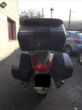 Honda ST1300A Pan European Plata