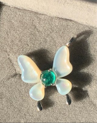 Colgante Mariposa Esmeralda y Nácar