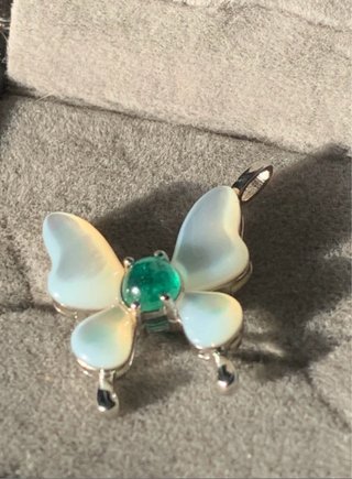 Colgante Mariposa Esmeralda y Nácar