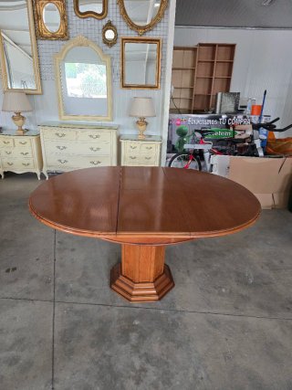 MESA REDONDA EXTENSIBLE Y SILLAS ☎️683469031☎️