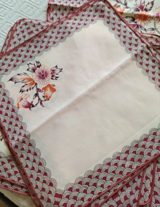 Tovaglia vintage floreale per 12 con tovaglioli