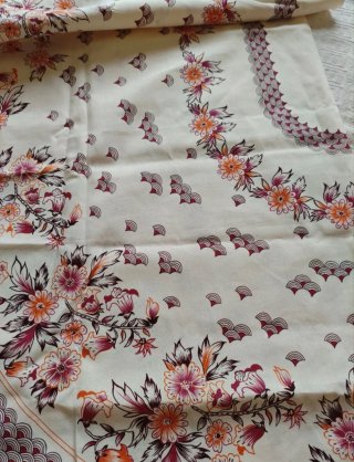Tovaglia vintage floreale per 12 con tovaglioli