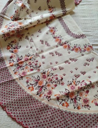 Tovaglia vintage floreale per 12 con tovaglioli