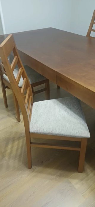 Conjunto Mesa de Madera y 4 Sillas
