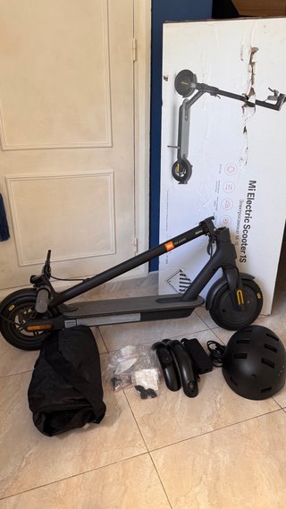 Xiaomi Mi Electric Scooter 1S y Accesorios