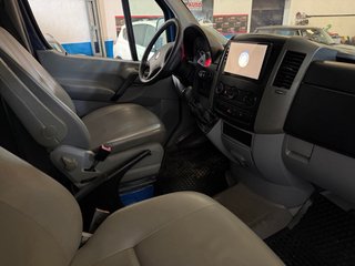 Volkswagen Crafter 9 plaza