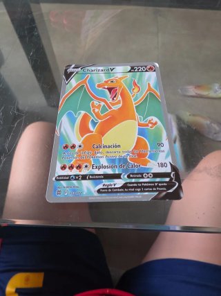 Carta Pokémon Charizard V 153/172