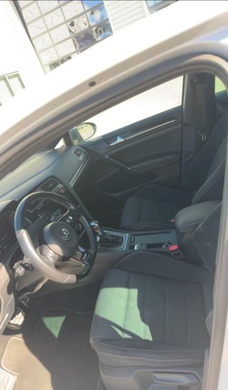 Volkswagen Golf R 310