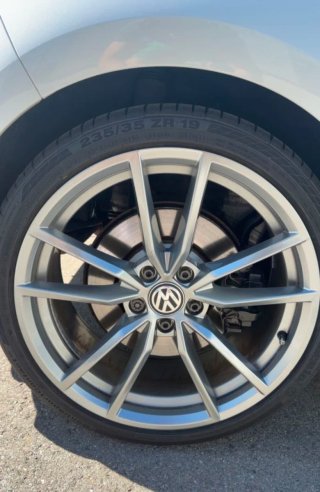 Volkswagen Golf R 310