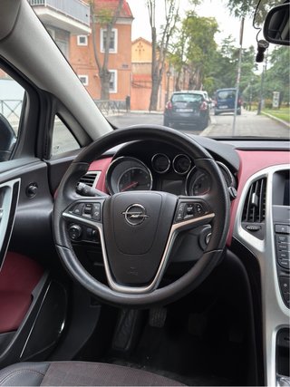 Opel Astra 2012