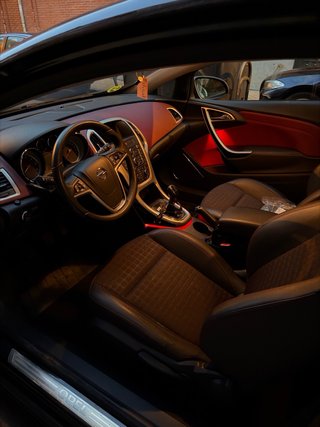 Opel Astra 2012
