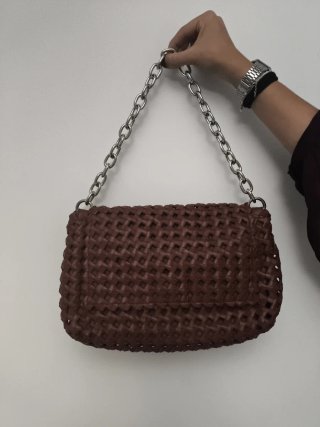 Bolso de Hombro Trenzado Marrón