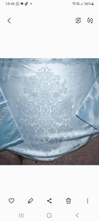 Mantón Azul con dibujo floral ,forro polar 210x70