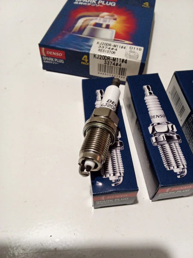 Caja de bujías Denso KJ20DR-M11#4 (4 unidades)