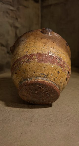 Mortero antiguo de cerámica