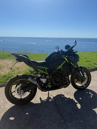 Kawasaki Z900 A2 Negra y Verde