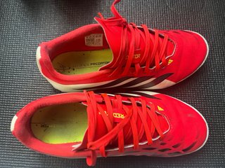 2 Pares de Botas de Fútbol