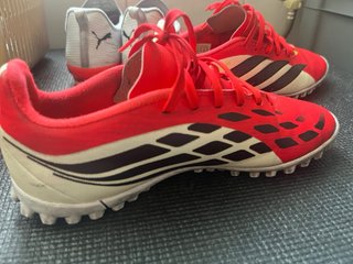 2 Pares de Botas de Fútbol
