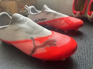 2 Pares de Botas de Fútbol