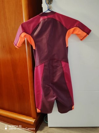 Traje de Neopreno Decathlon, talla 10 - 11 años