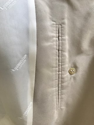 Gabardina Aquascutum Beige caballero en pura seda.